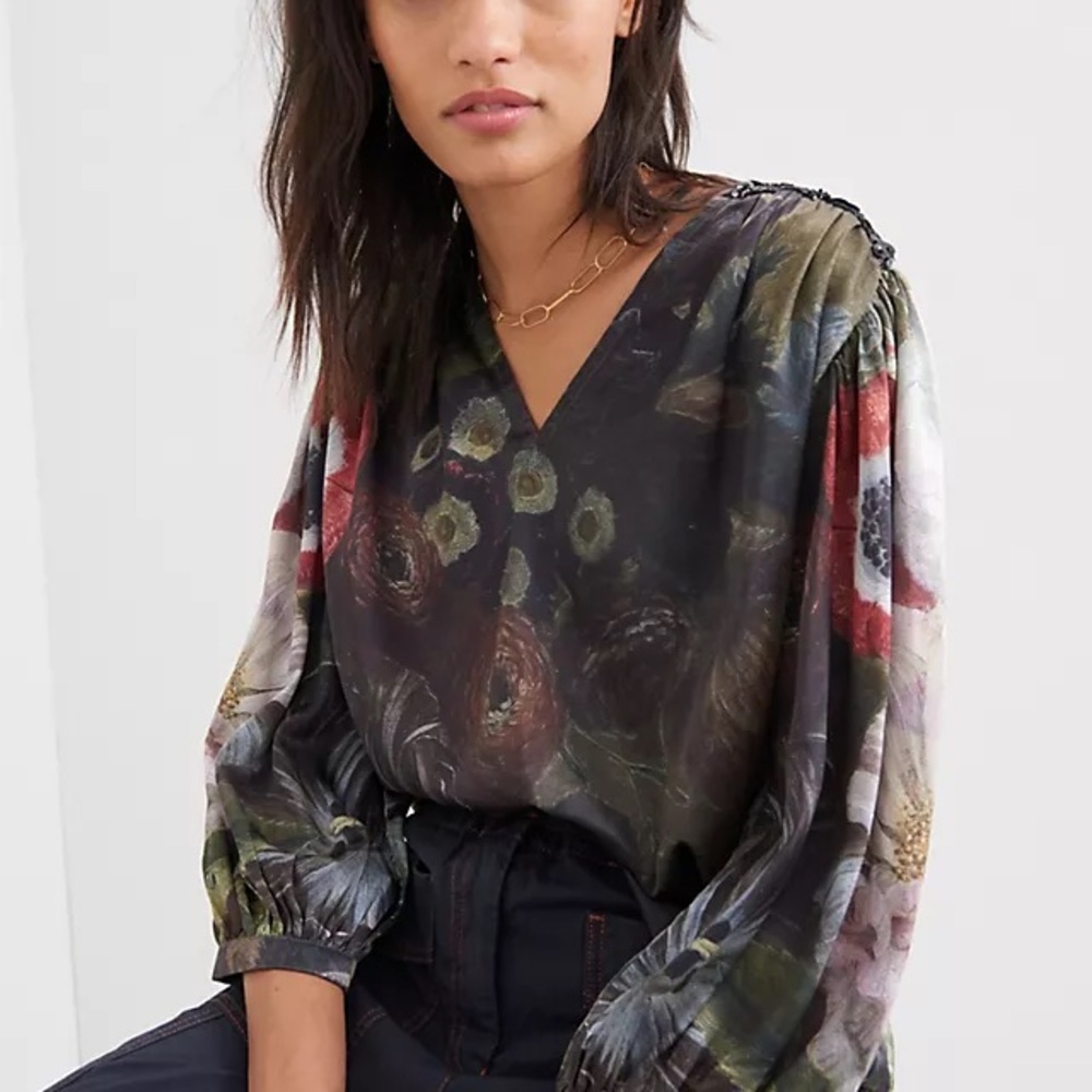 Gray and Green Pleated 3/4 Sleeve Blouse